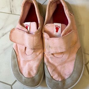 Youth size 3 Splay shoes